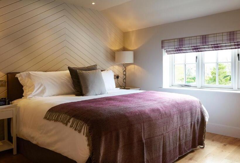 Номер Superior, The Mayfield Seamer