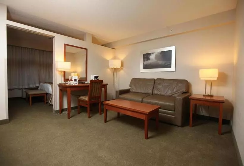 スイート, St. Albert Inn & Suites