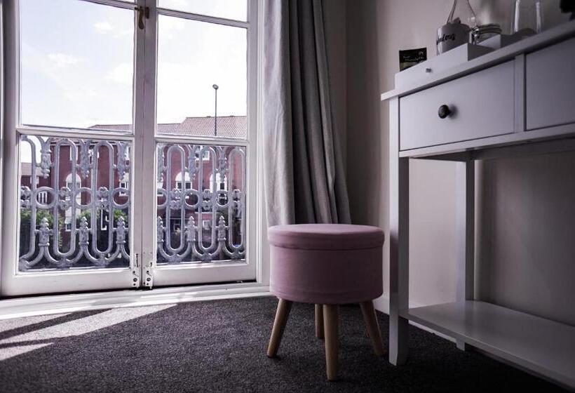 スタンダードシングルルーム, Starboard Stays