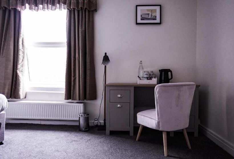 キングサイズベッドのスタンダードルーム, Starboard Stays