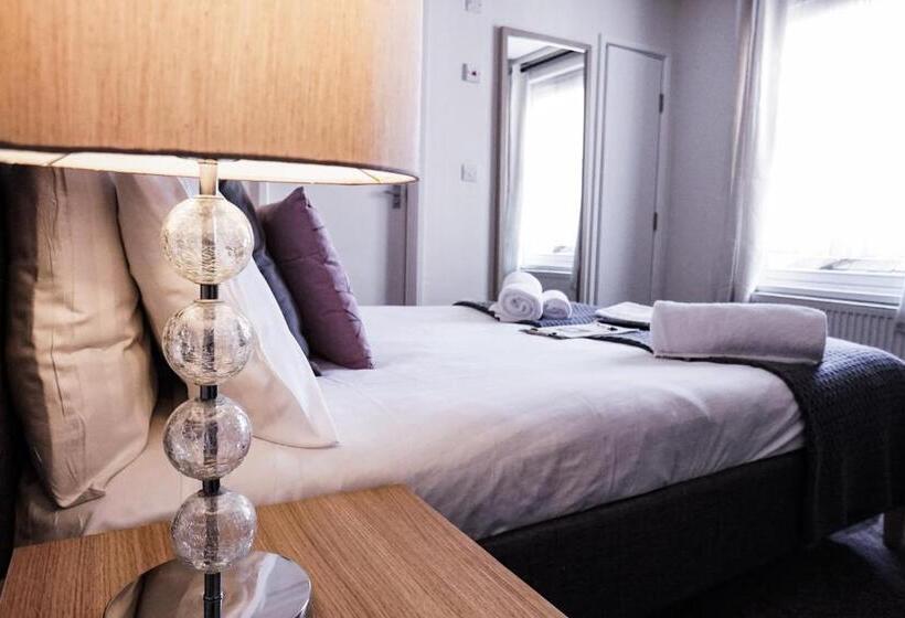 スタンダードルーム, Starboard Stays