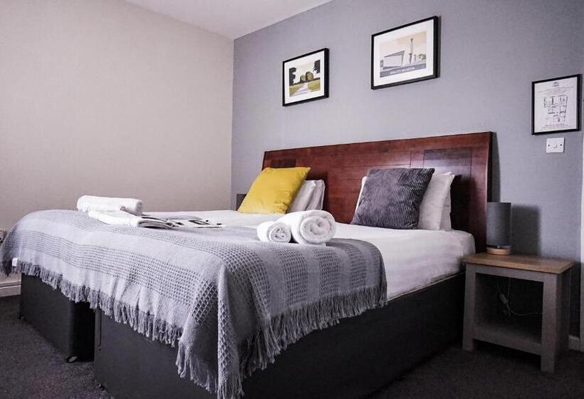 スタンダードルーム, Starboard Stays