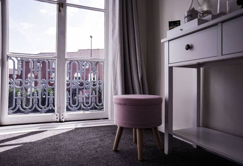 スタンダードシングルルーム, Starboard Stays