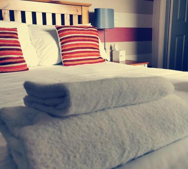 اتاق استاندارد با تخت بزرگ, The Manor House Inn