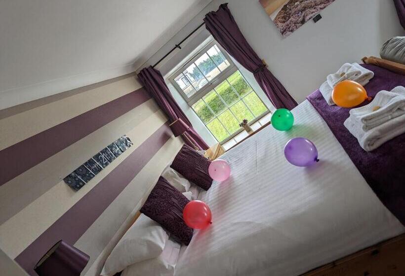 Семейный Номер, The Manor House Inn