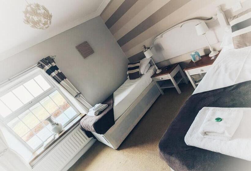 اتاق سوپریور با تخت بزرگ, The Manor House Inn