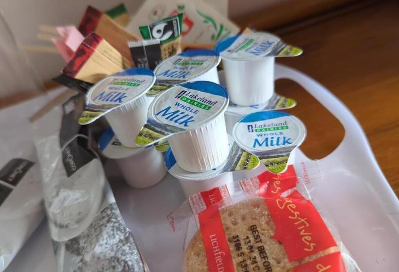 Семейный Номер, The Manor House Inn