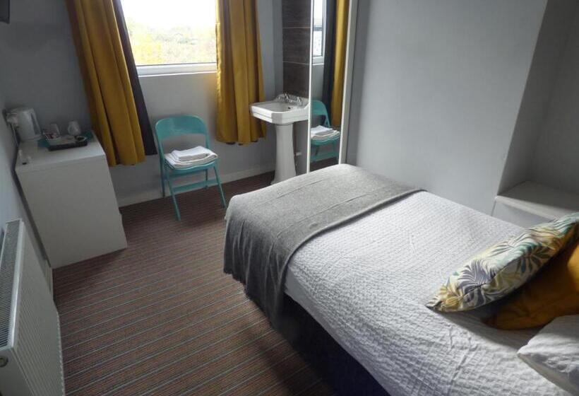 غرفة قياسية فردية حمام مشترك, Wheldale