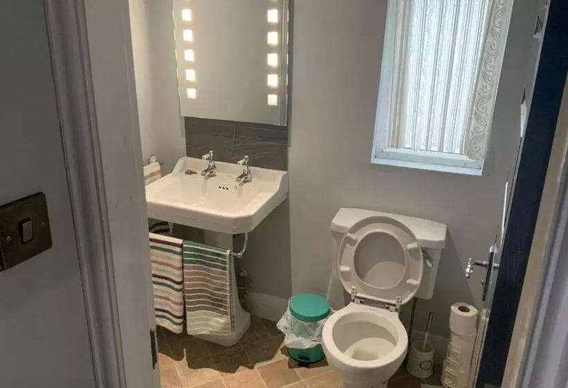 Standard Room, Wheldale