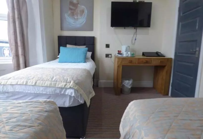Standard Triple Room, Wheldale