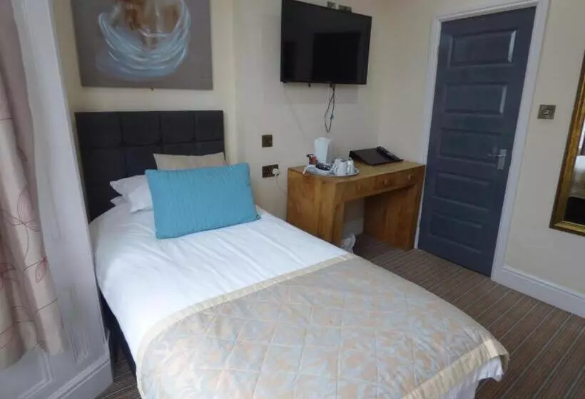 Standard Triple Room, Wheldale