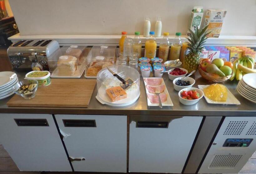 غرفة قياسية ثلاثية, Wheldale