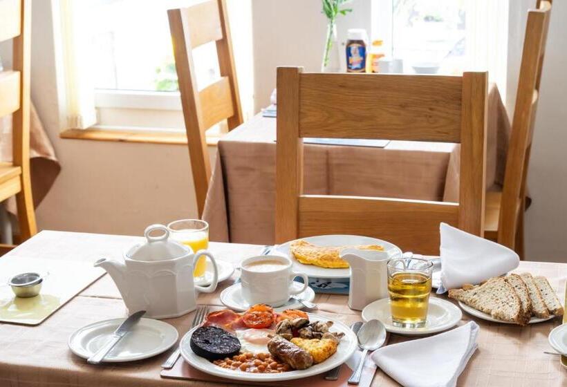 غرفة قياسية, Dene House