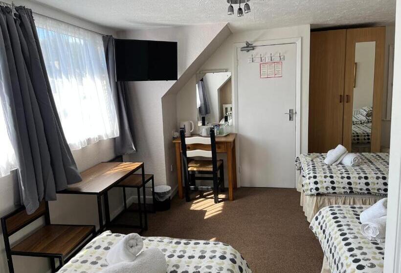 스탠다드 트리플 룸, St Georges