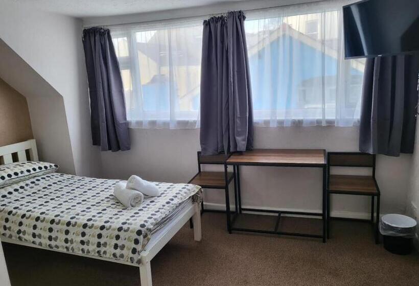 스탠다드 트리플 룸, St Georges