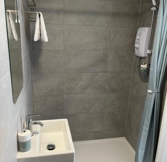 기본룸, St Georges