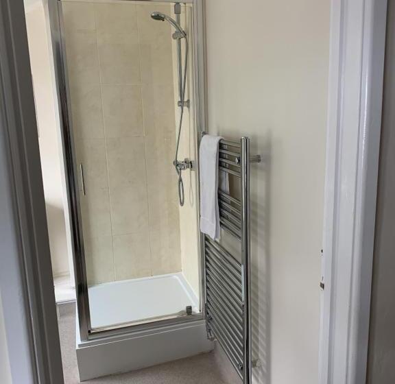 חדר סטנדרט, The Queens Head