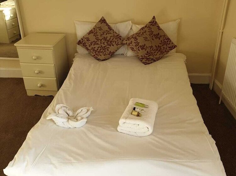 패밀리 룸, The Queens Head