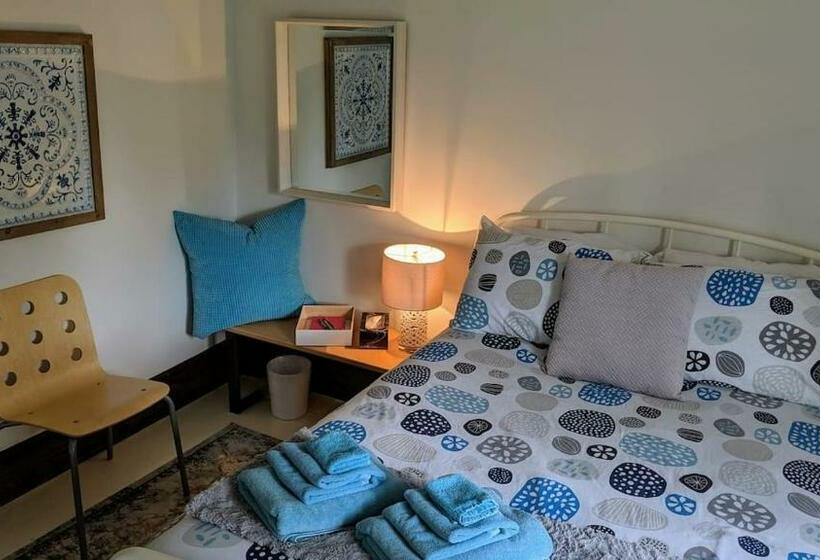 标准间, Bohemian Room In A 150 Year Old Victorian House
