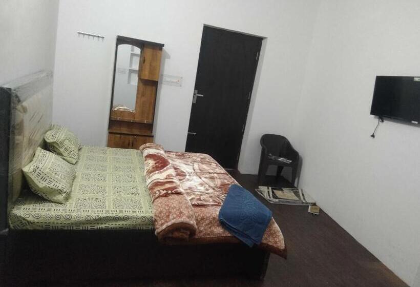 Klassiskt Trippelrum, Oyo 80491g Nidhivan