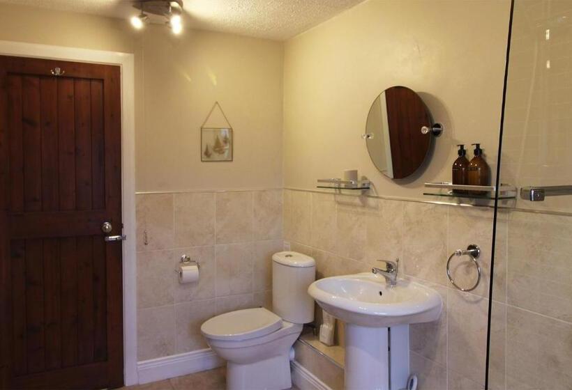 غرفة قياسية, Bridge House