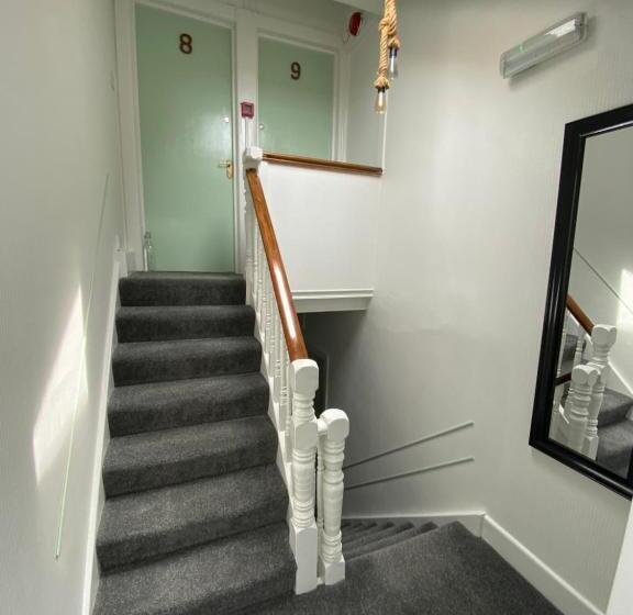 غرفة قياسية, The Sandhaven