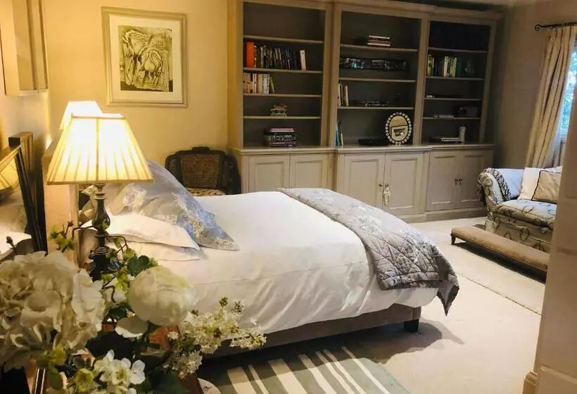 スタンダードルーム, Bootmenders B&b