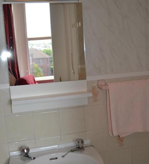 标准间, Adelphi Guest House