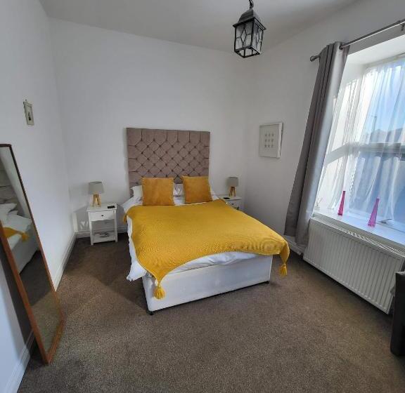 基本间, Devon & Cornwall