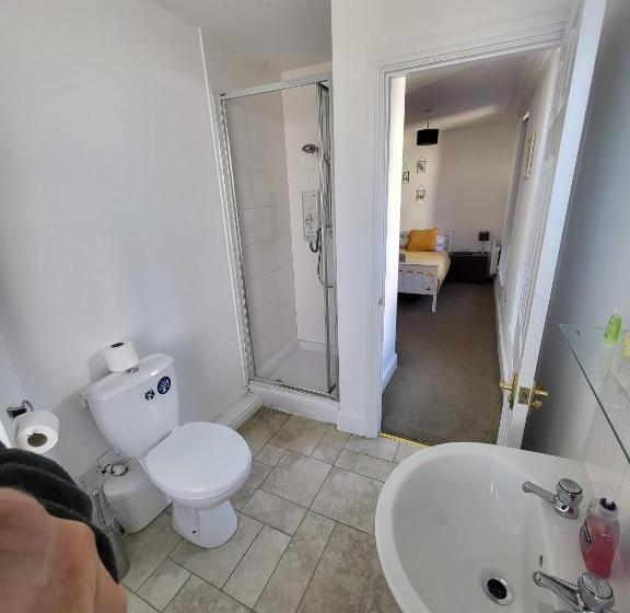 基本间, Devon & Cornwall