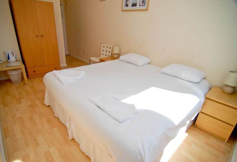 غرفة قياسية, The  Aqua