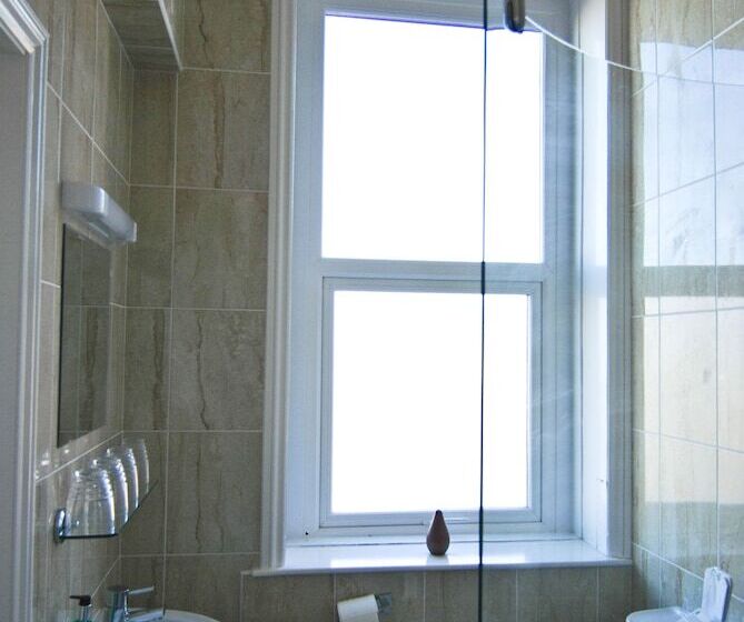 غرفة قياسية فردية, The  Aqua