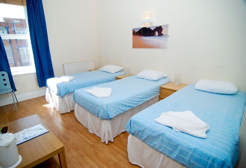 غرفة قياسية ثلاثية, The  Aqua