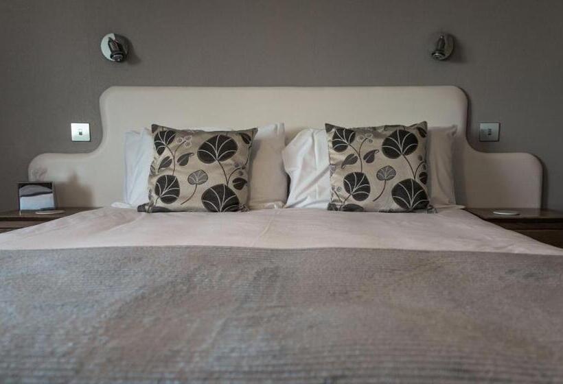 Номер Стандарт, The Rhiconich