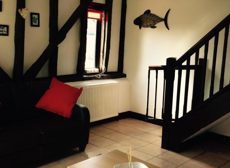 شقة غرفتين, The Swan Inn