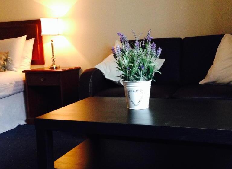 جناح, The Swan Inn