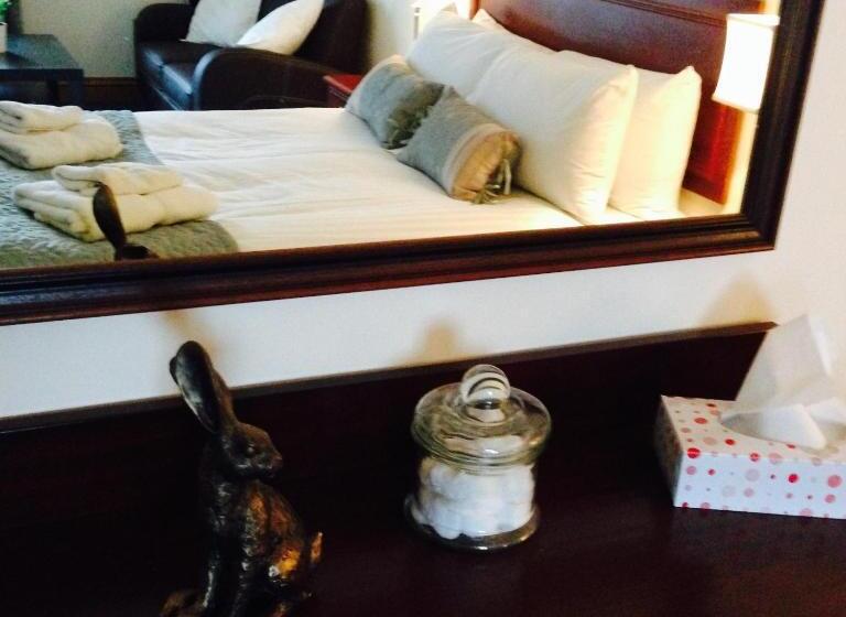 جناح, The Swan Inn