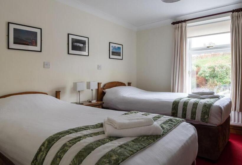 חדר סטנדרט, Y Talbot