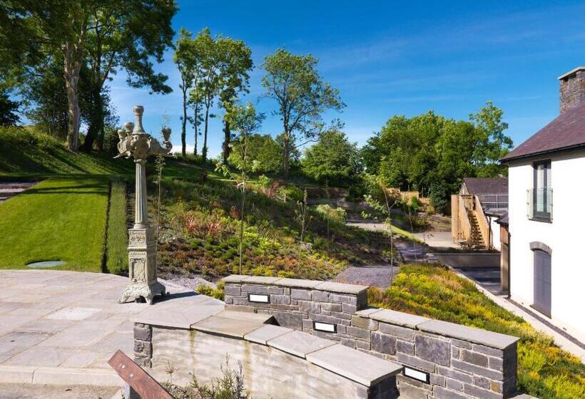 סוויטה נוף לגינה, Y Talbot