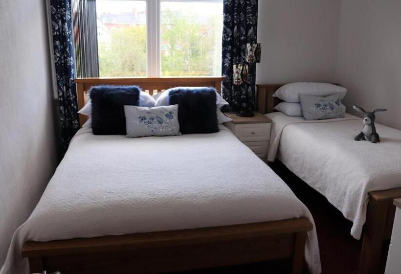 غرفة عائلية, Greylands Guest House