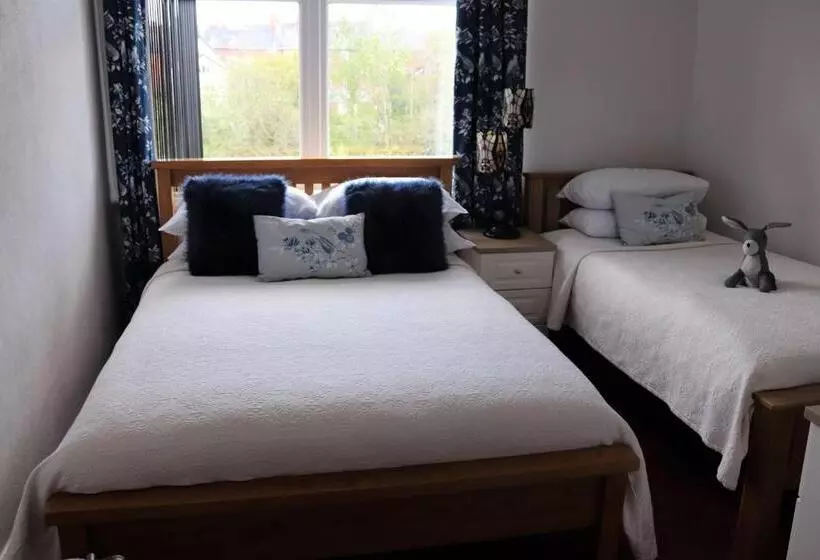 Perhehuone, Greylands Guest House