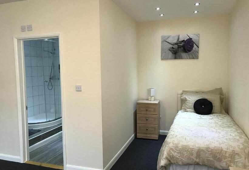 חדר דלוקס לשלושה, The Goodlife Guesthouse