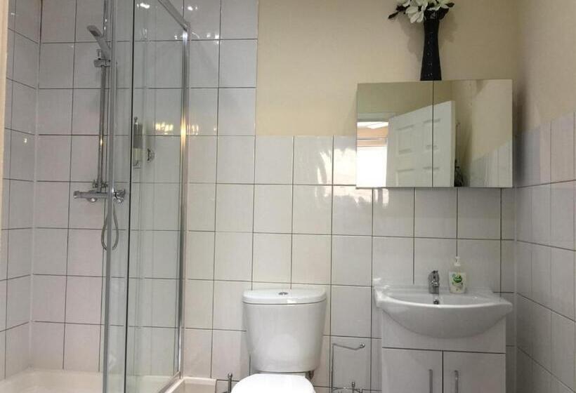 חדר דלוקס לשלושה, The Goodlife Guesthouse