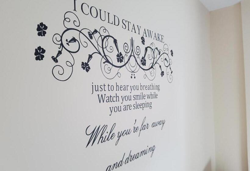 Номер Deluxe Кровать Кинг, The Goodlife Guesthouse