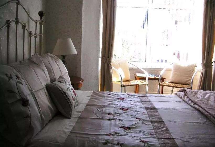 スタンダードトリプルルーム, Ty Newydd Guest House
