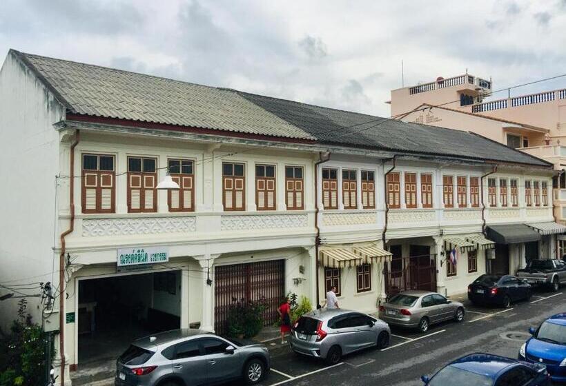 スタンダードルーム, Phuket Sunny Hostel