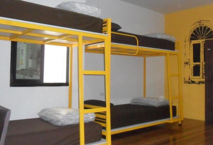 ルームシェアのワンベッド, Phuket Sunny Hostel