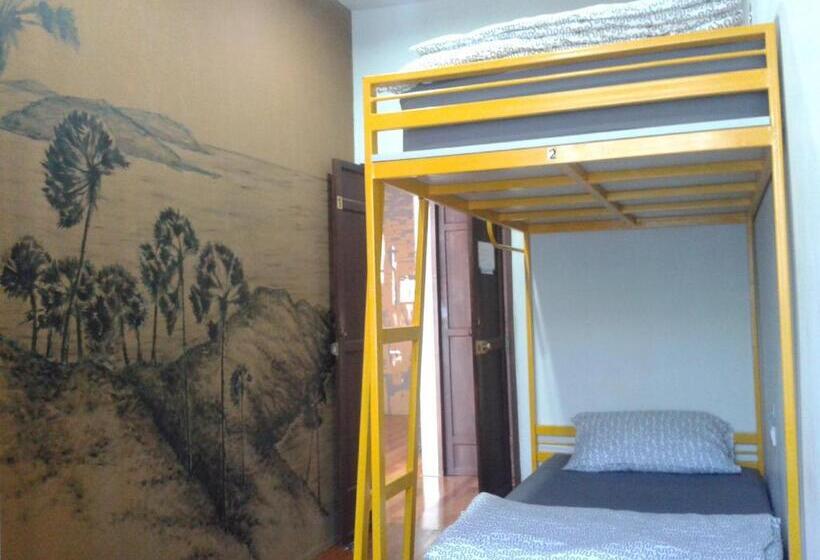 スタンダードルーム, Phuket Sunny Hostel