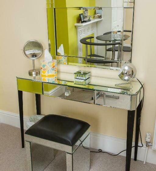 Студия Стандарт, Studios At Glenthorne