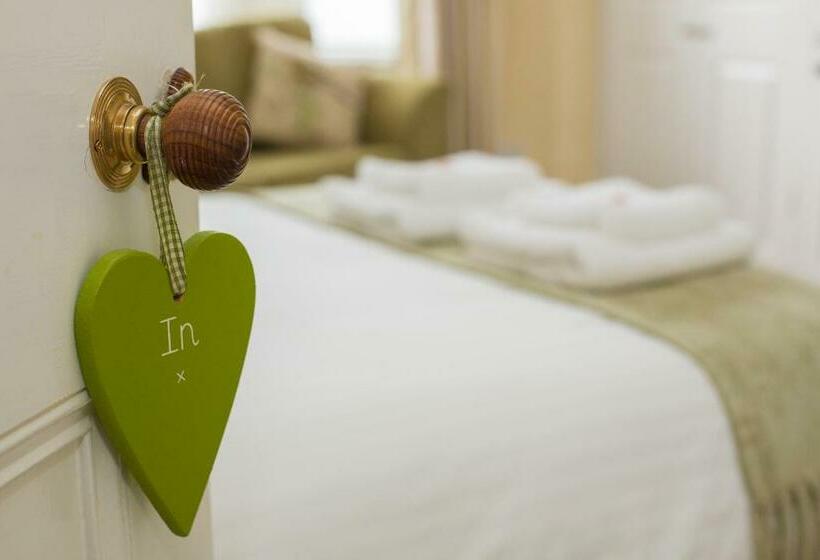 Студия Стандарт, Studios At Glenthorne